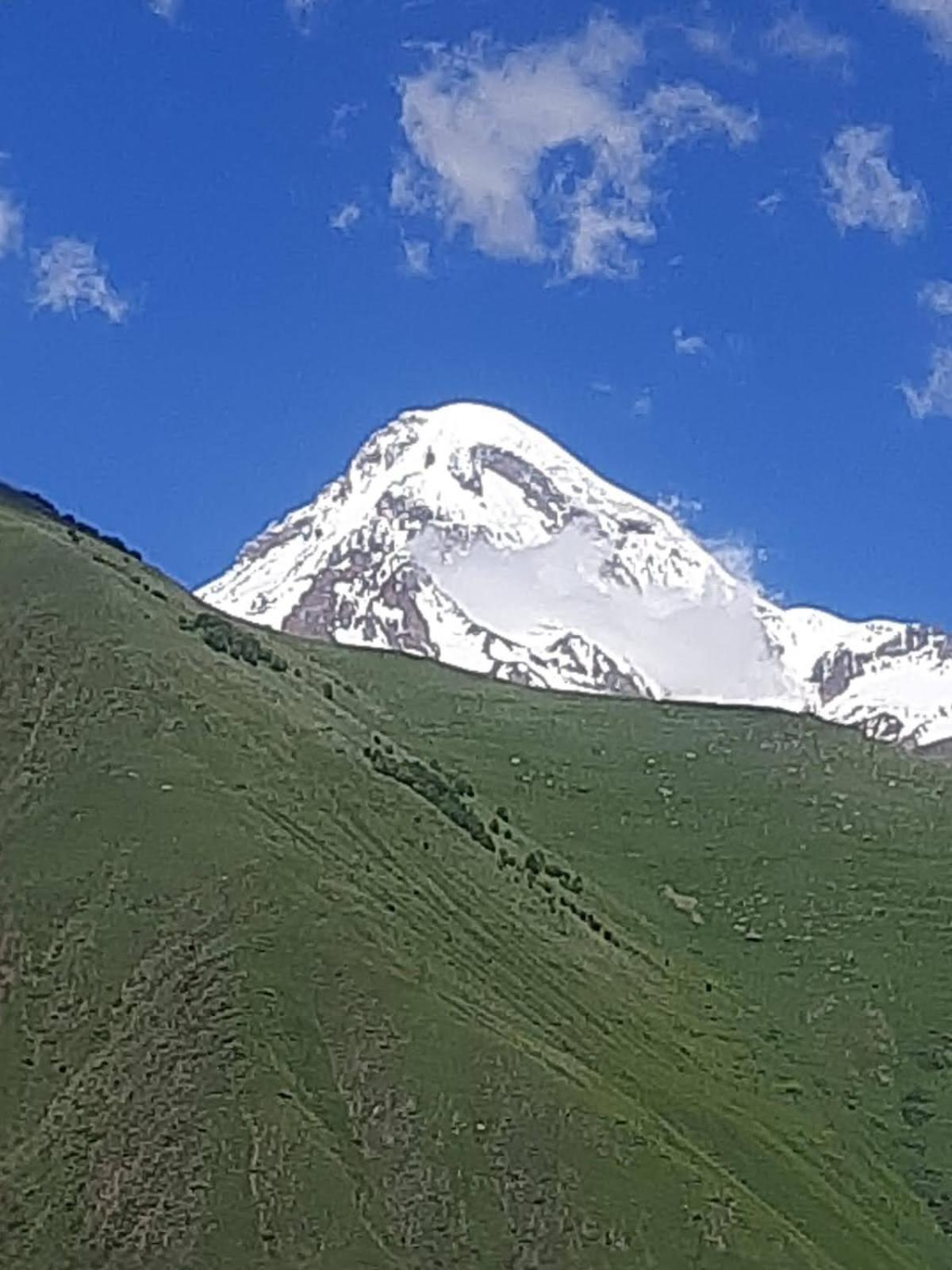 Cliffside Cottage Kazbegi ภายนอก รูปภาพ